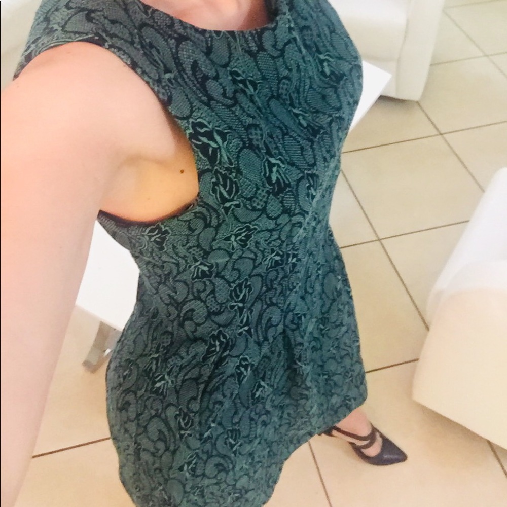 Stylish green🍃and black mini dress by Forever 21✨